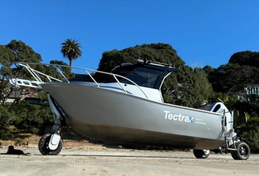 Flyfin - Photo credit: flyfinboats.com