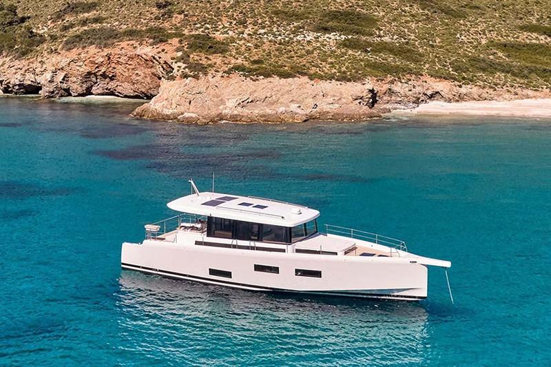 The Omikron 60 is a new type offshore capable motor yacht with luxury style.