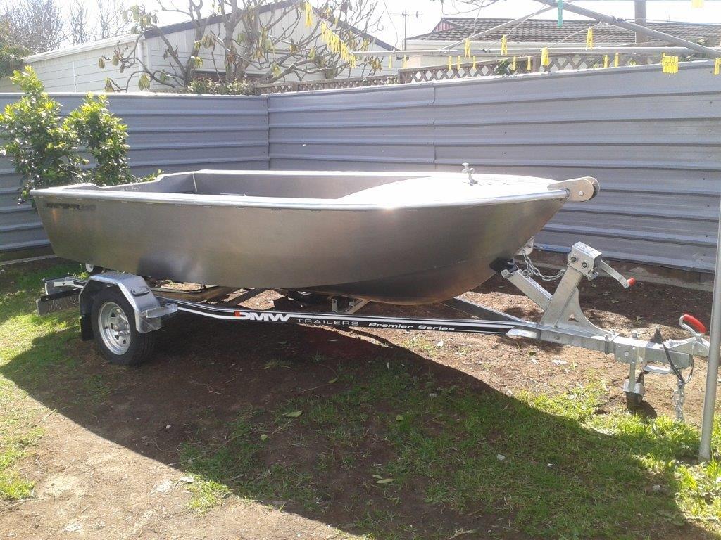 Kingfisher Boats 385 Tiller