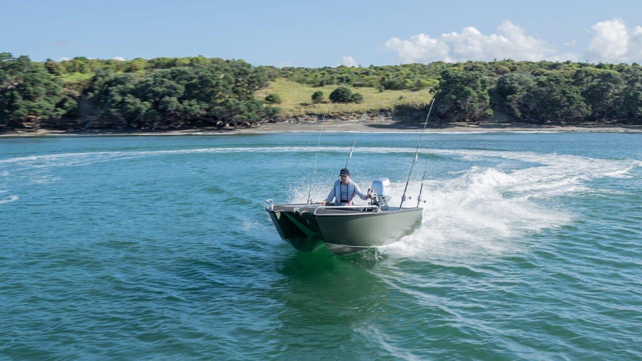 Kingfisher Boats 390 Powercat