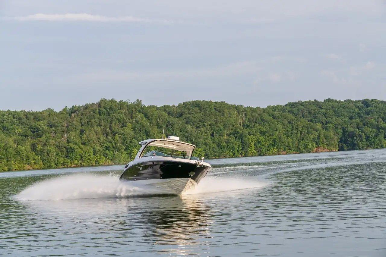 Sea Ray SLX 350