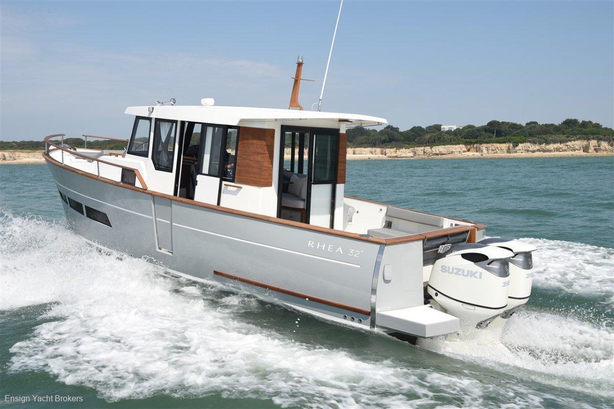 Rhea 32 Timonier