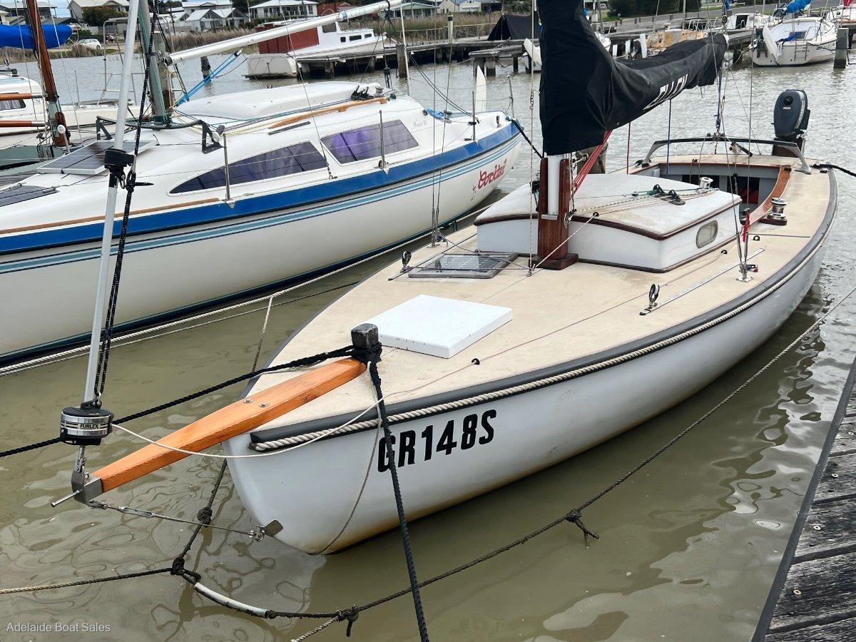 Ellen Classic Timber Yacht