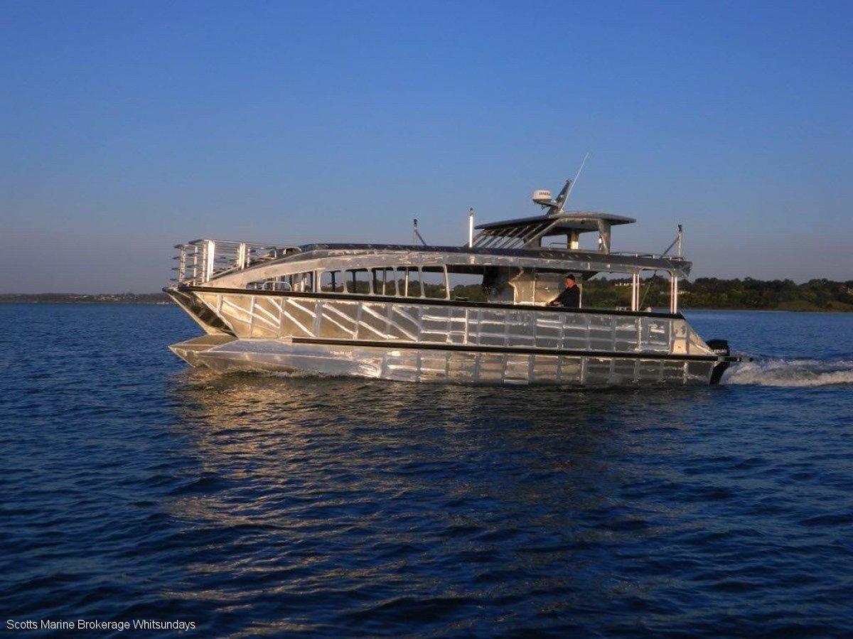 Alumarine 12.0 Passenger Cat