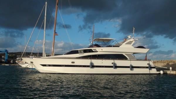Horizon 76 Flybridge