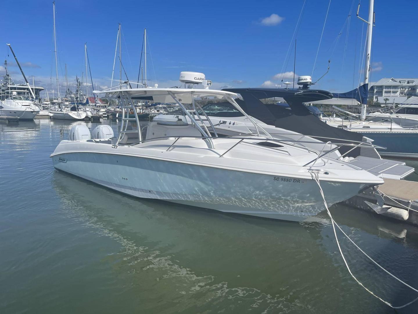 Boston Whaler 320 Outrage Cuddy Cabin