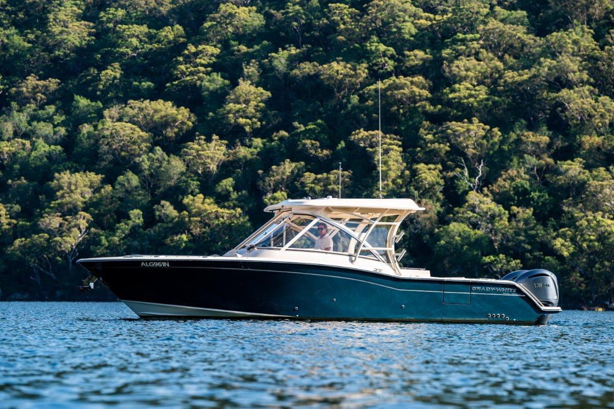 Grady-White Freedom 325