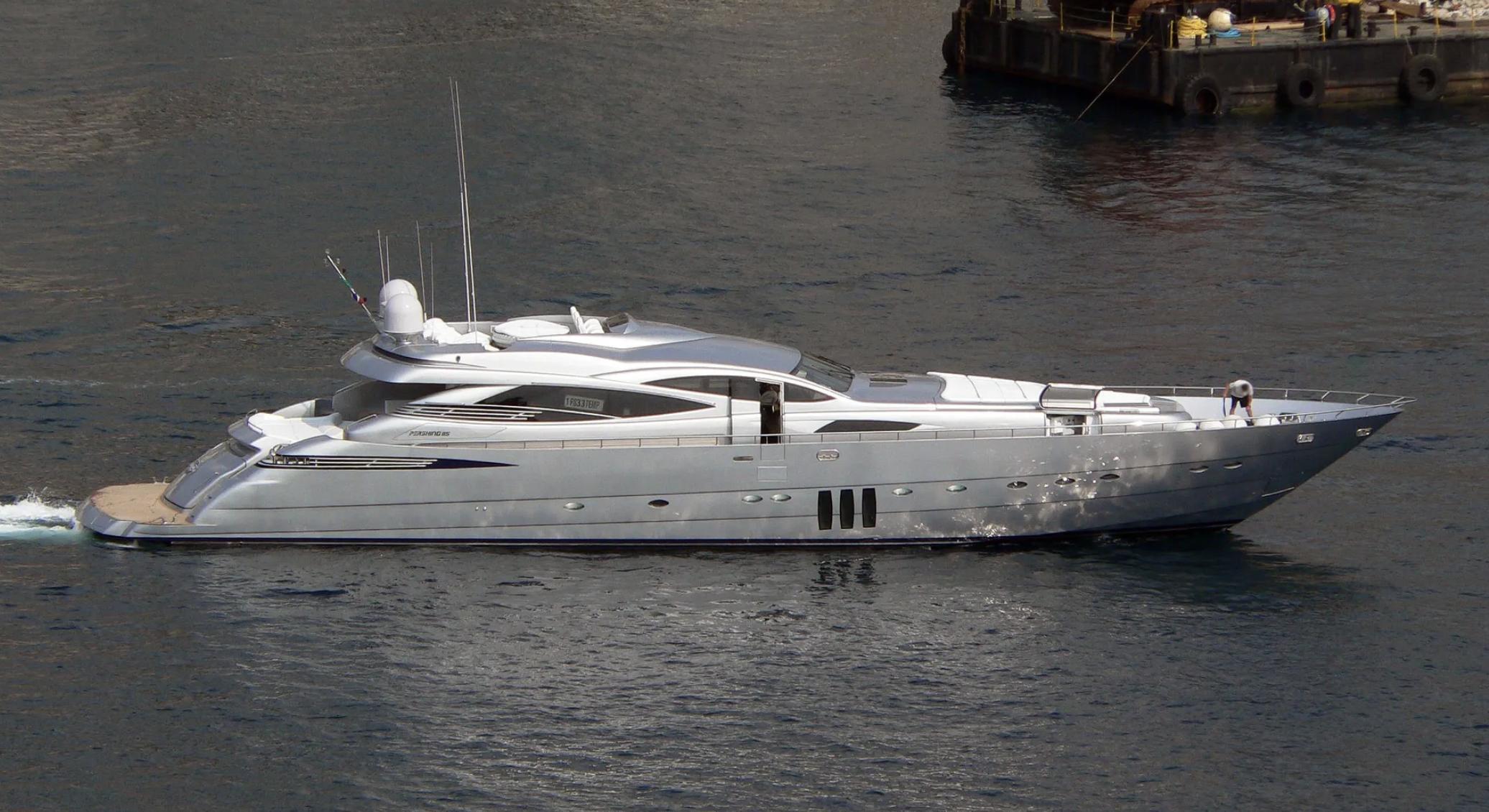 Pershing 115