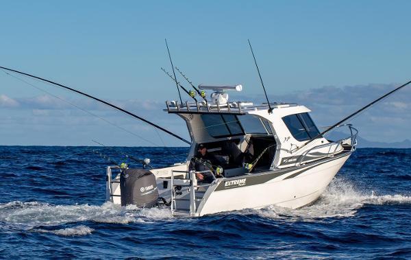 extreme boats 795 walk around