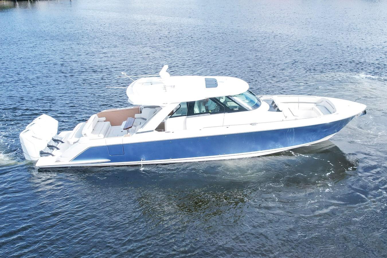 Tiara Yachts 48 LS