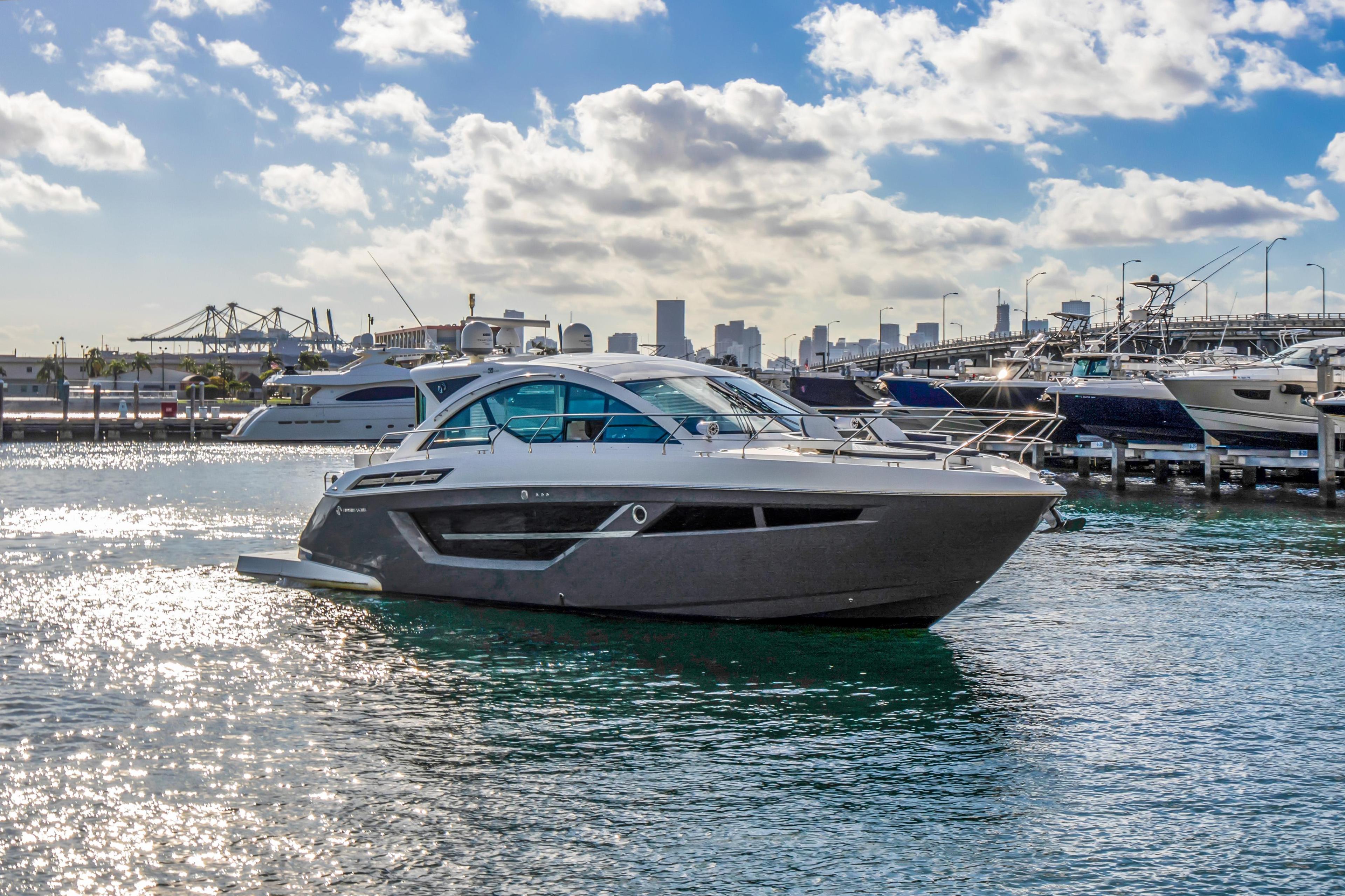 Cruisers Yachts 50 Cantius for sale