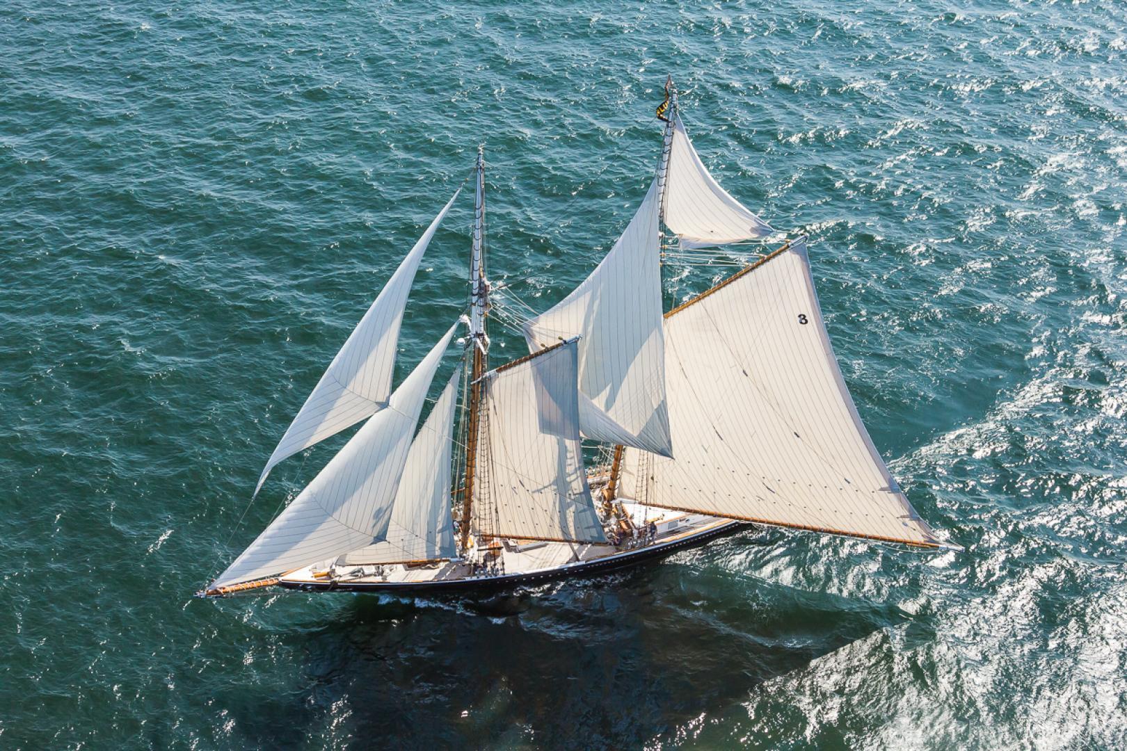 COLUMBIA | 141' 2014 Custom