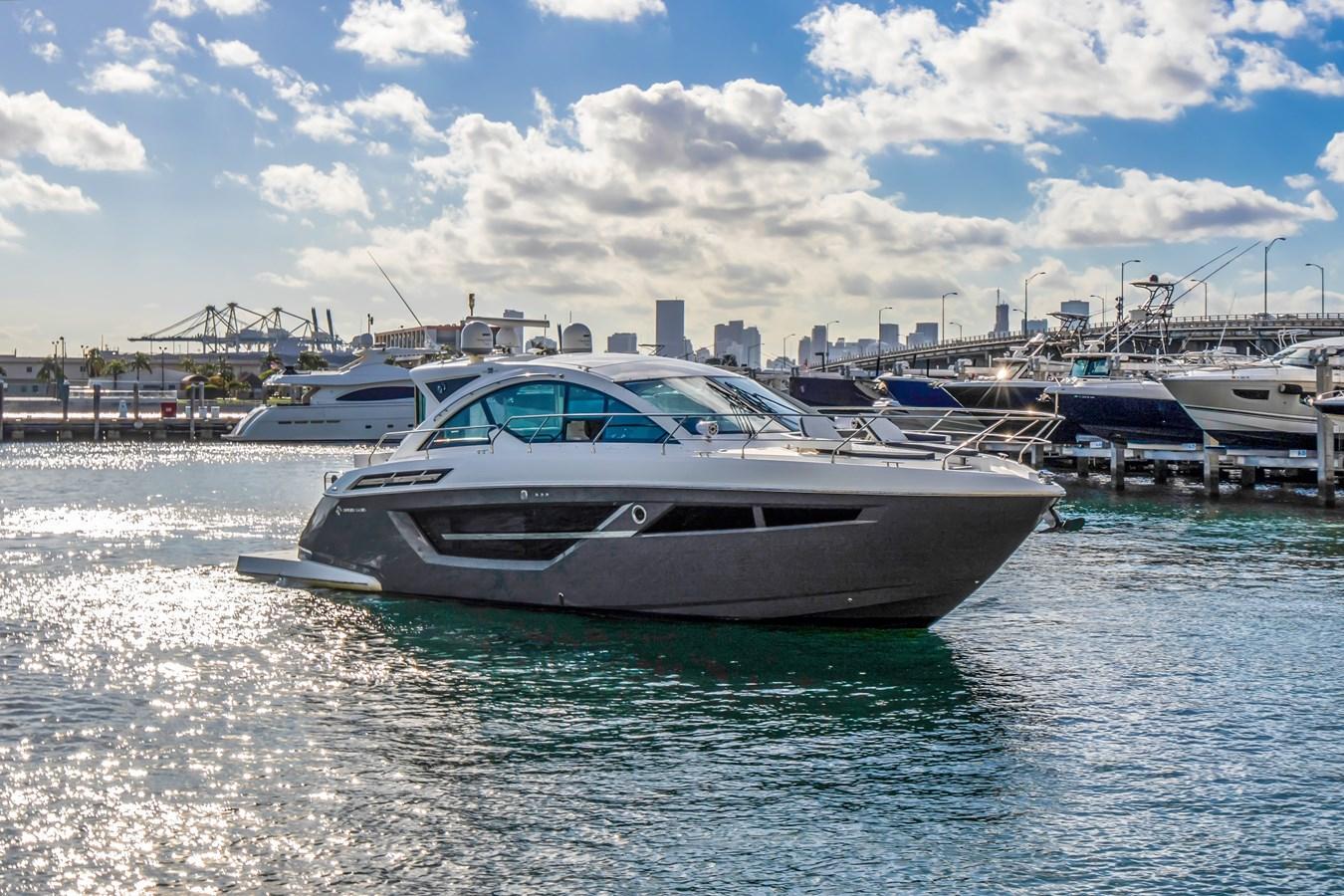 Cruisers Yachts 50 Cantius