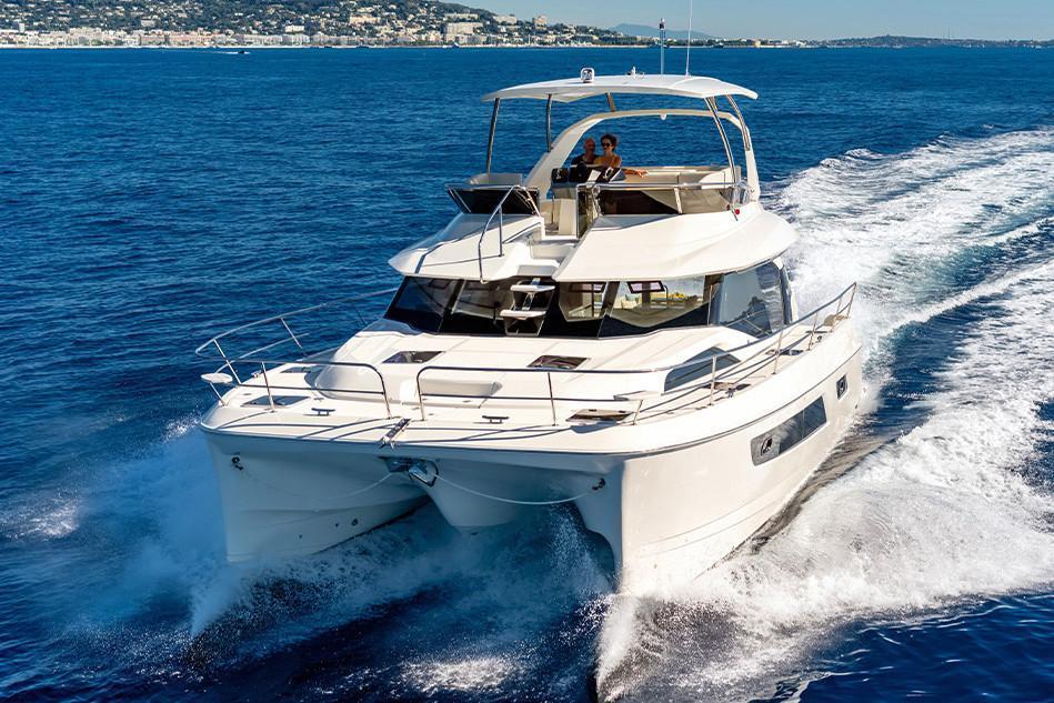 Aquila 44 Yacht