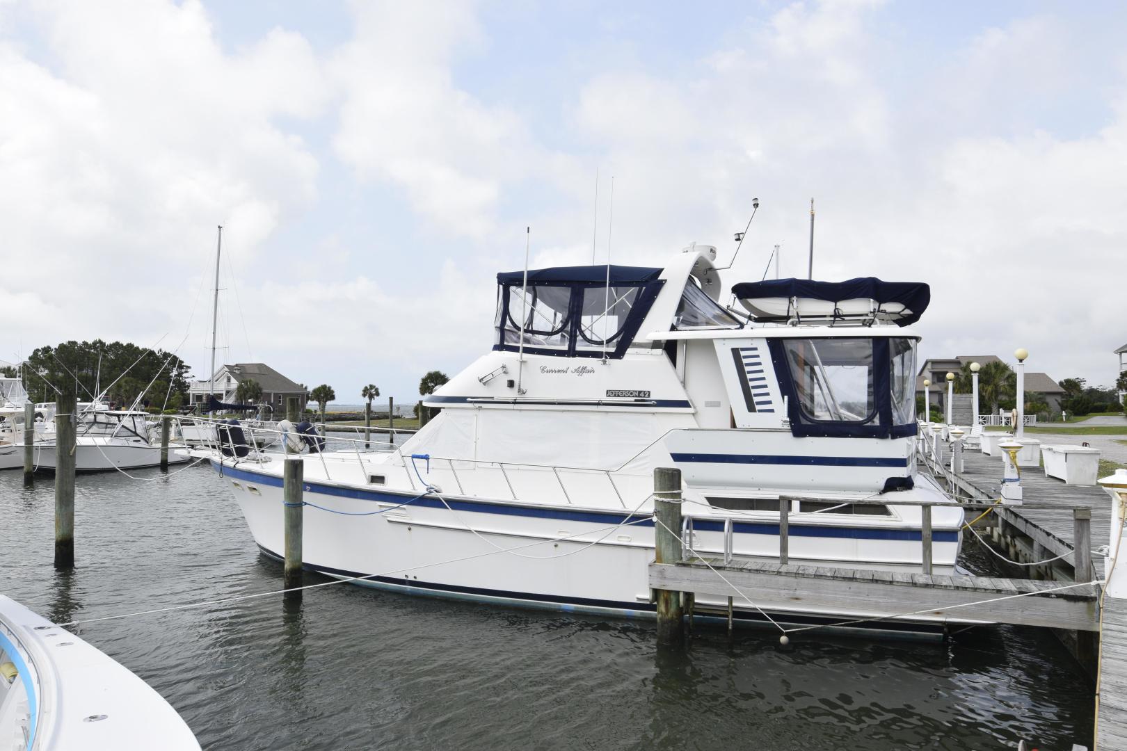 Jefferson 42 Sundeck