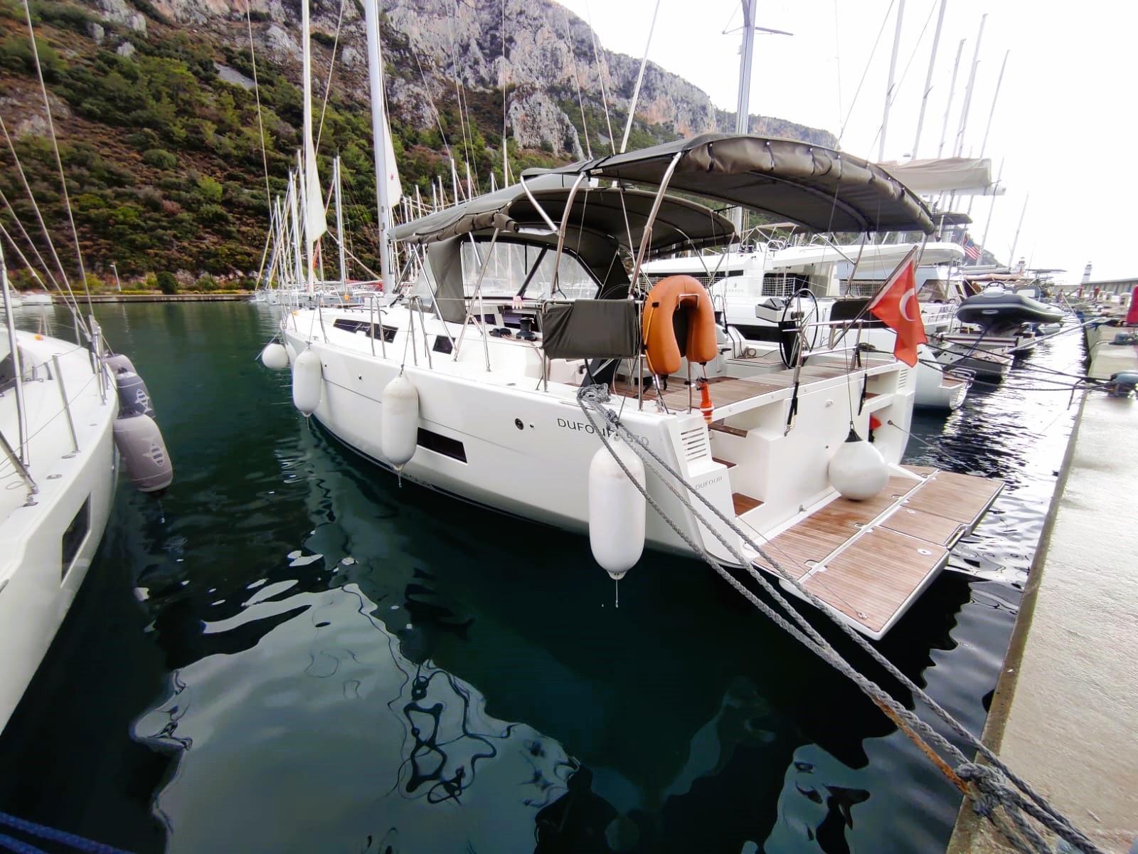 Dufour 530