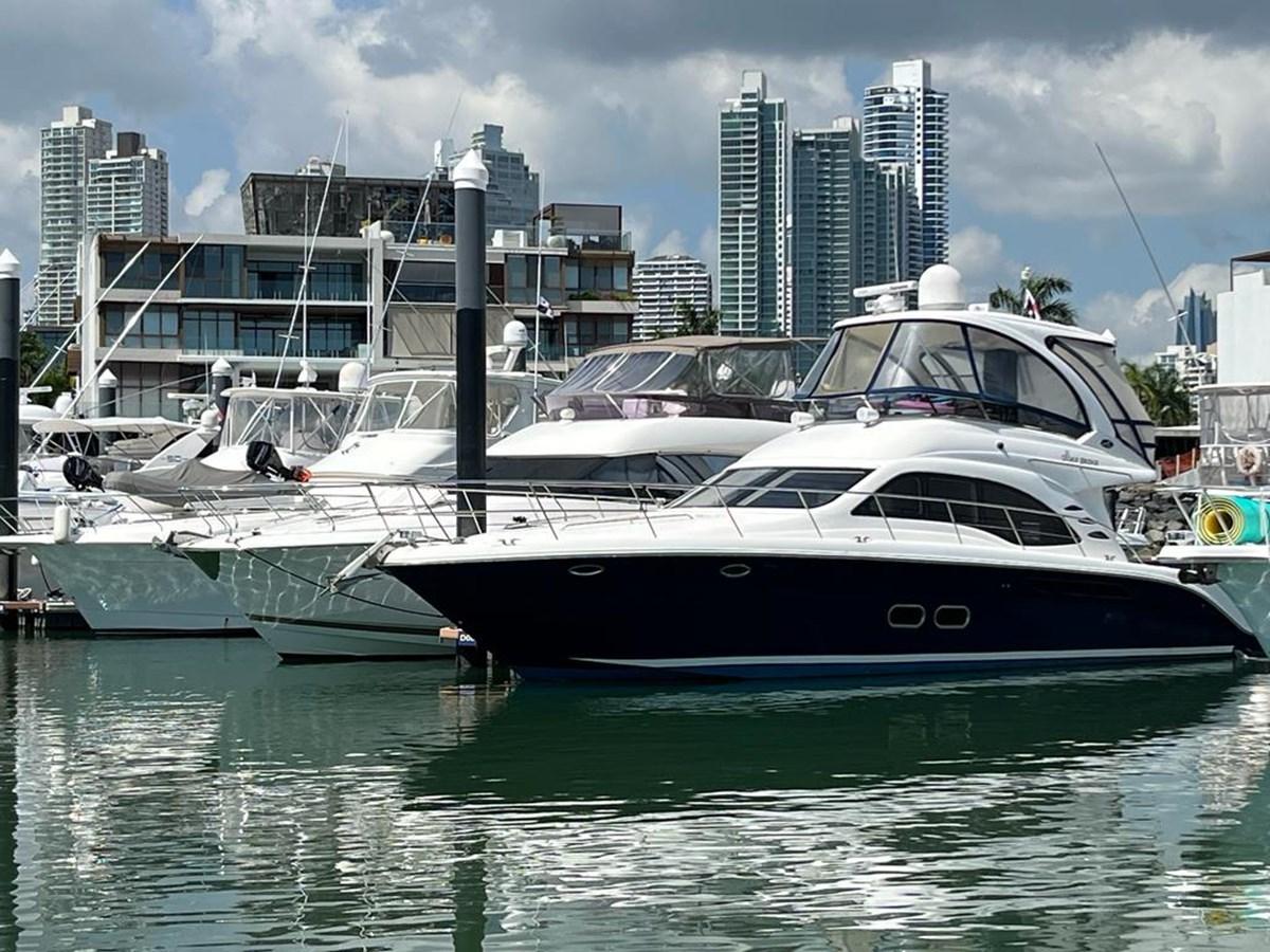 Sea Ray Sedan Bridge 520