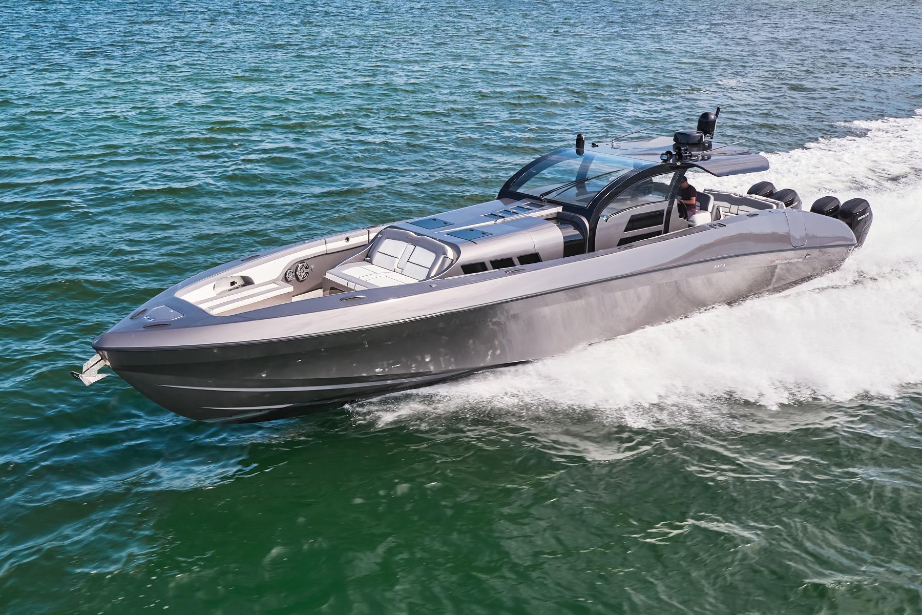 Midnight Express 60 Pied-a-Mer