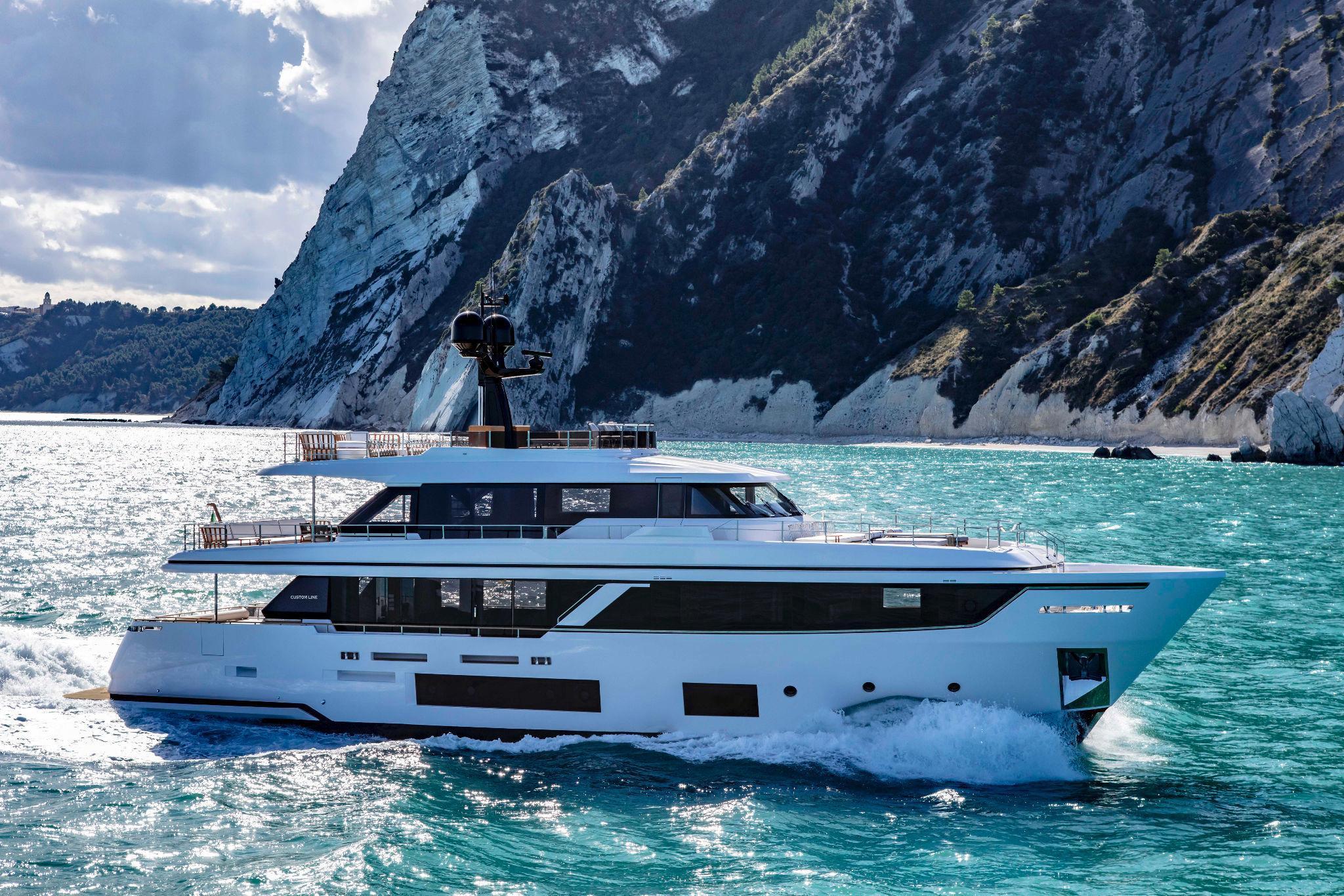 Custom Line Navetta 30