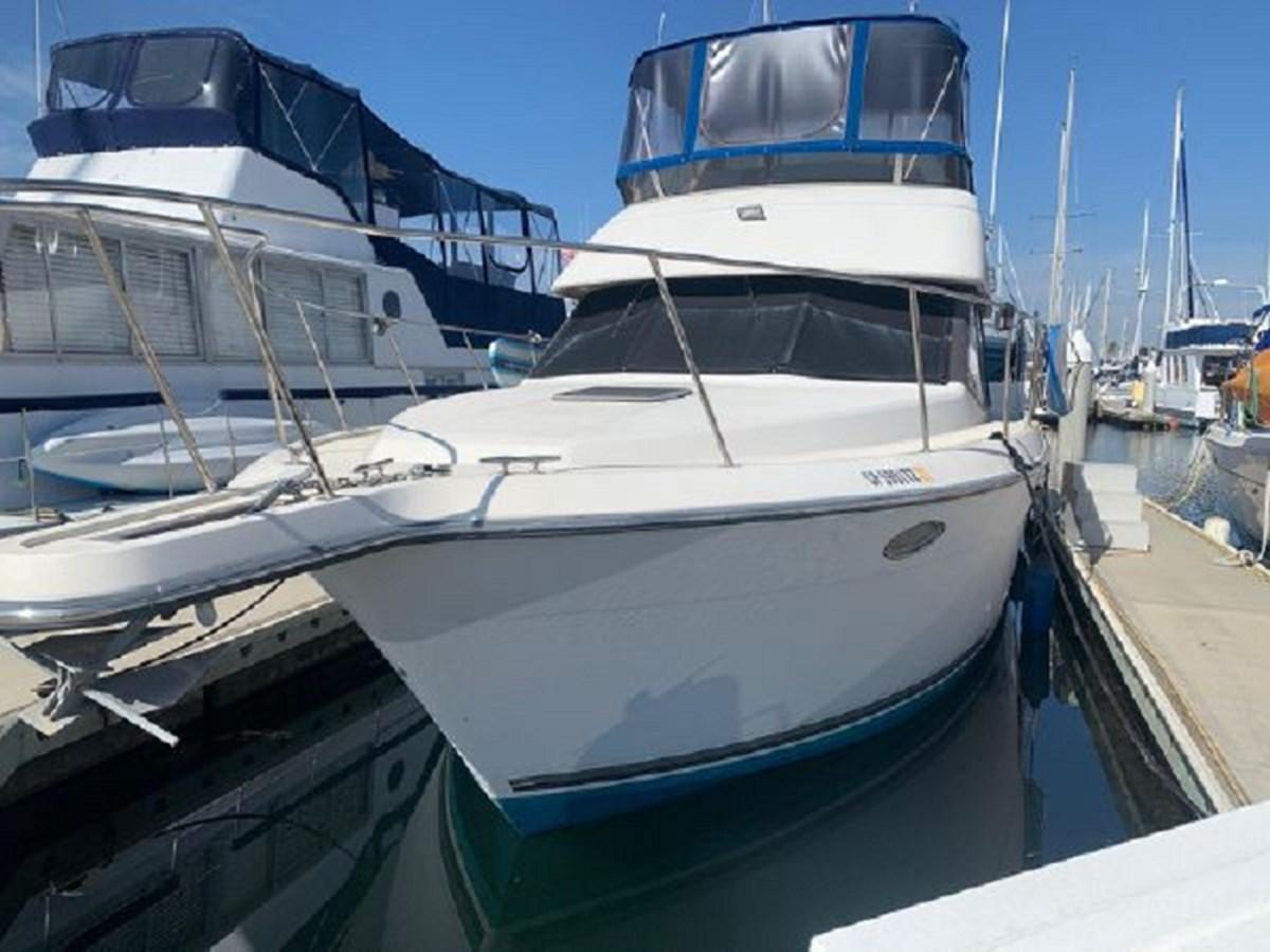 Carver 33 Aft Cabin