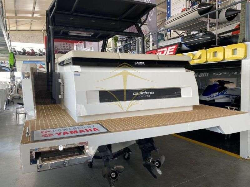de antonio yachts d28 xplorer
