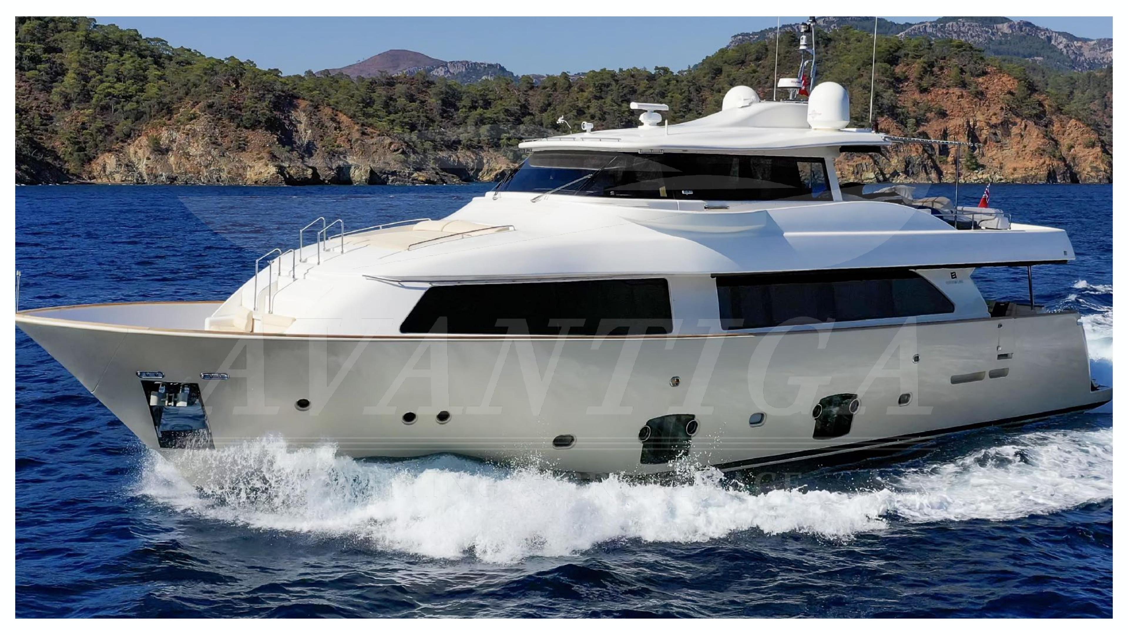 Ferretti Customline Navetta 26