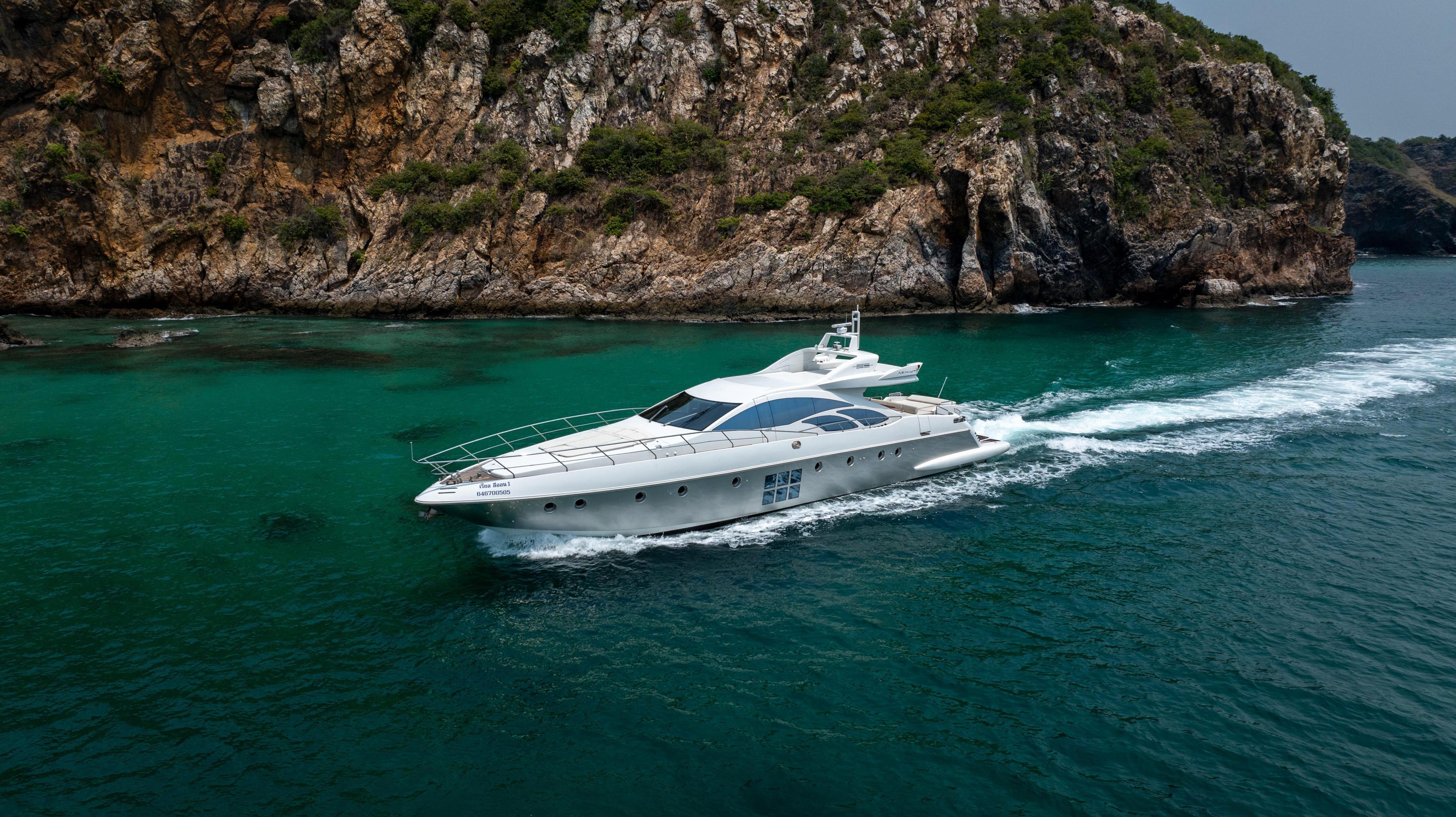 Azimut 86S