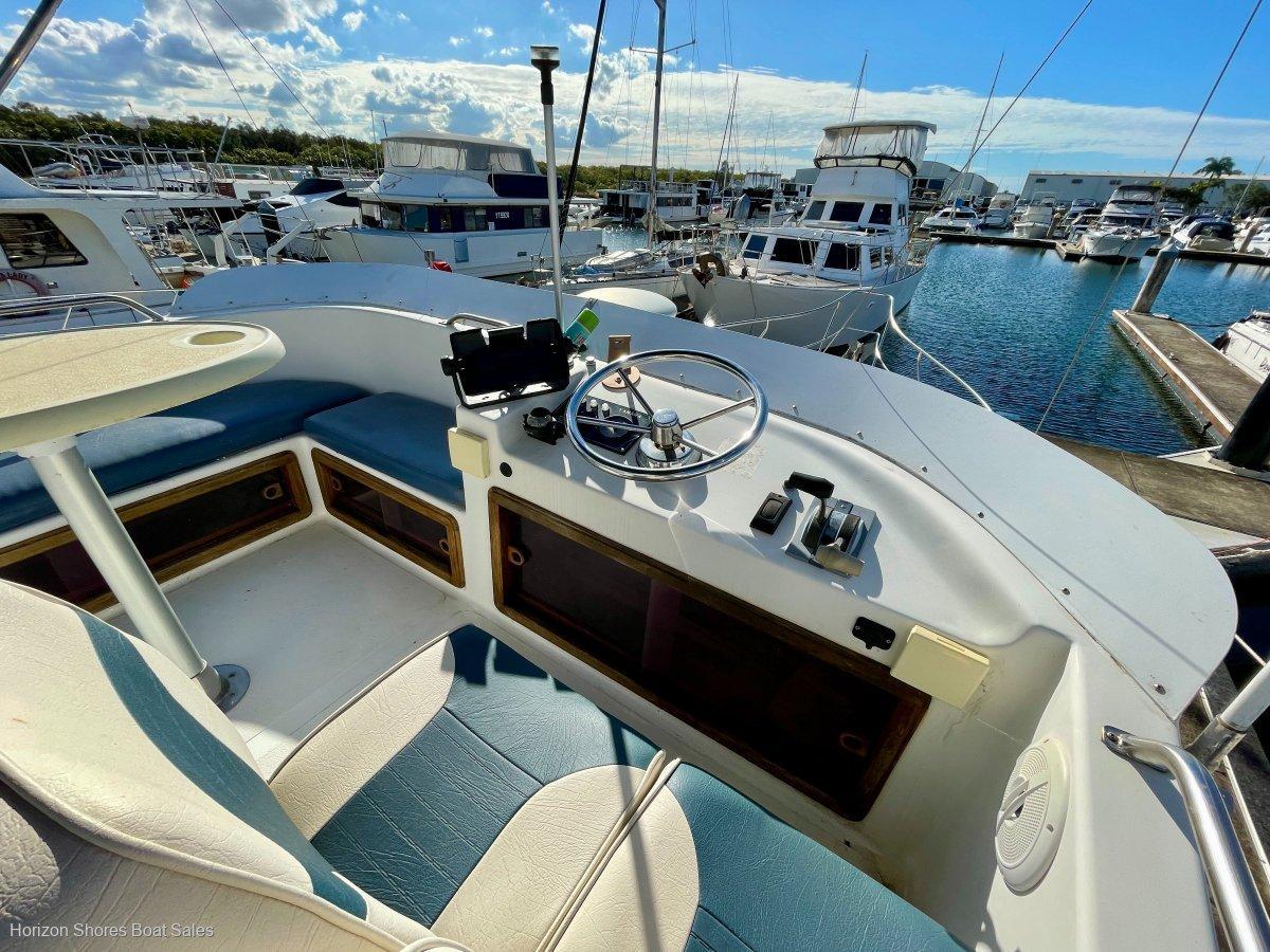 Thumbnail 43 - Cuddles 35 Resort Flybridge