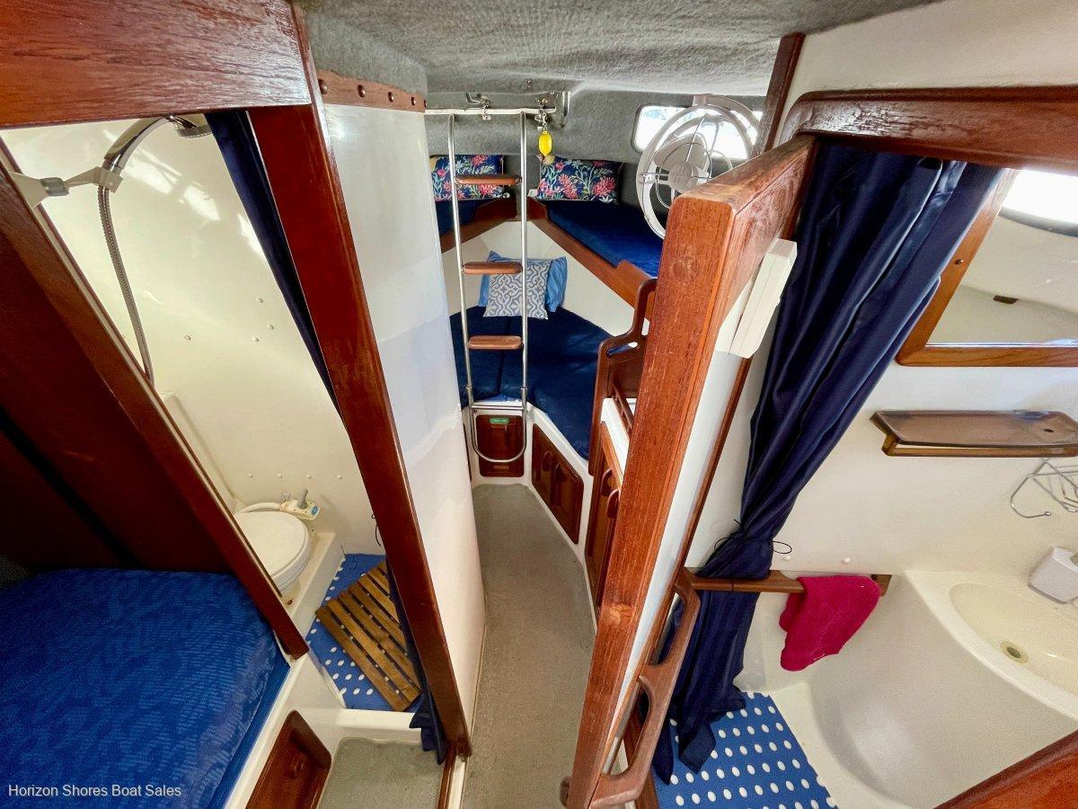 Thumbnail 37 - Cuddles 35 Resort Flybridge