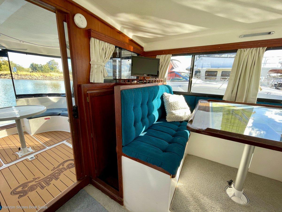 Thumbnail 19 - Cuddles 35 Resort Flybridge