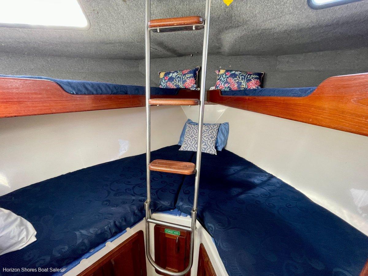 Thumbnail 32 - Cuddles 35 Resort Flybridge