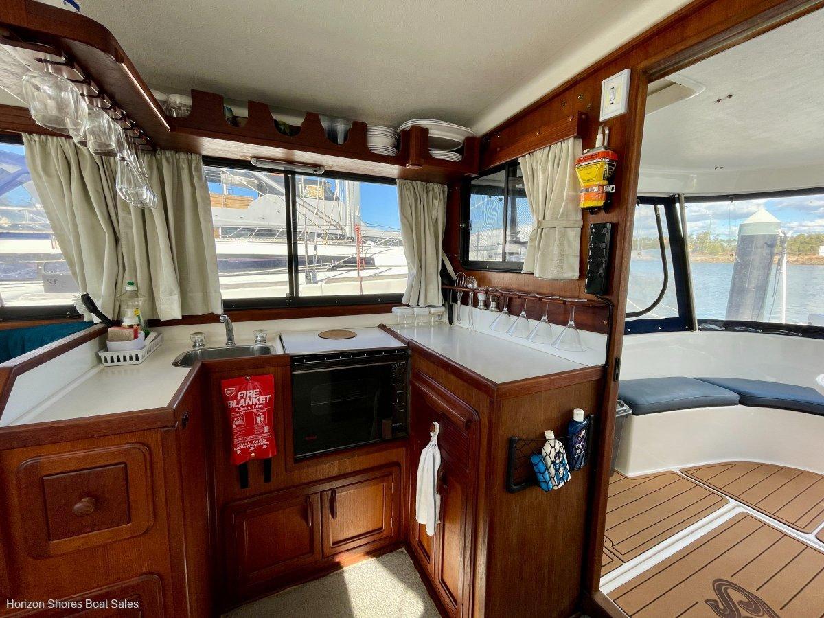 Thumbnail 18 - Cuddles 35 Resort Flybridge