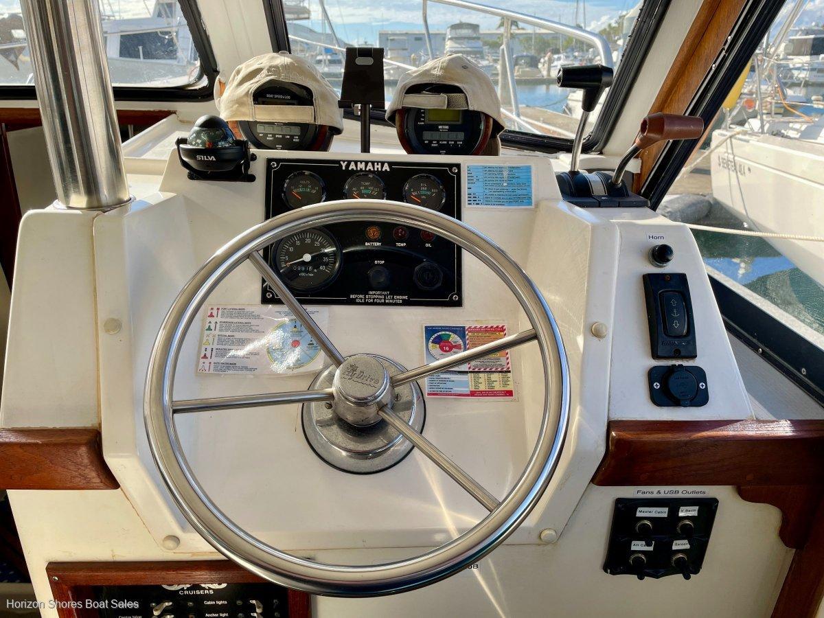 Thumbnail 28 - Cuddles 35 Resort Flybridge