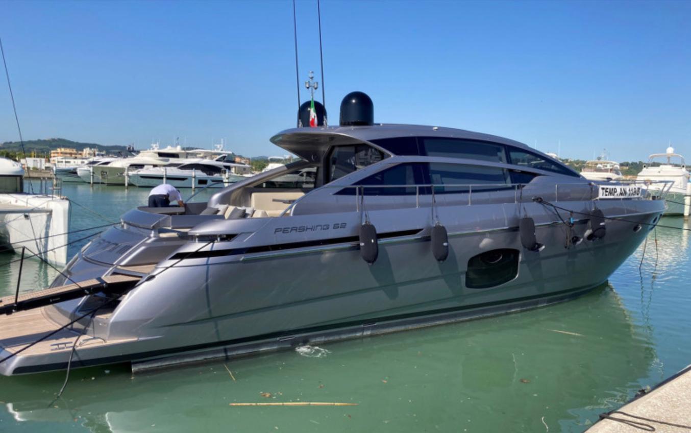 Pershing 62