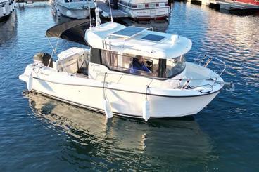 Quicksilver 675 Pilothouse