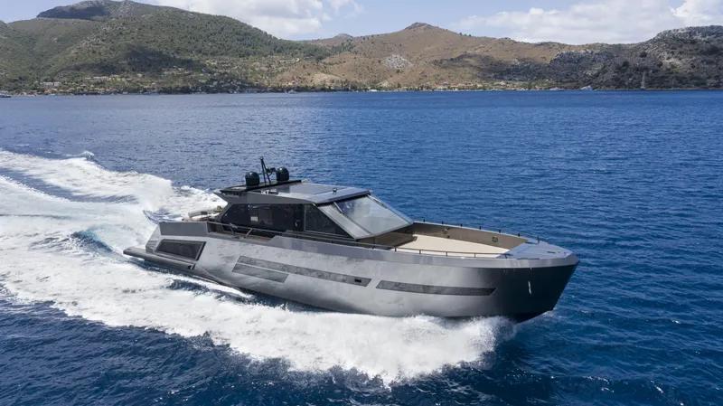 Mazu Yachts 82
