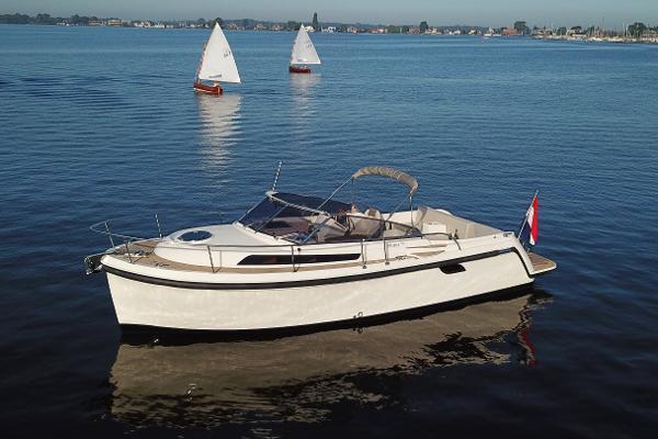 Interboat Intender 950 Cabin