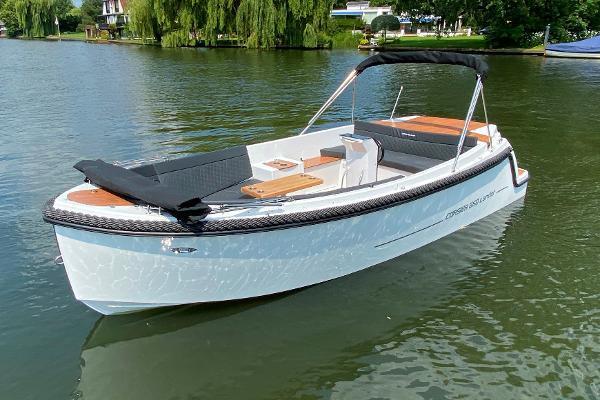 Corsiva 650 Tender