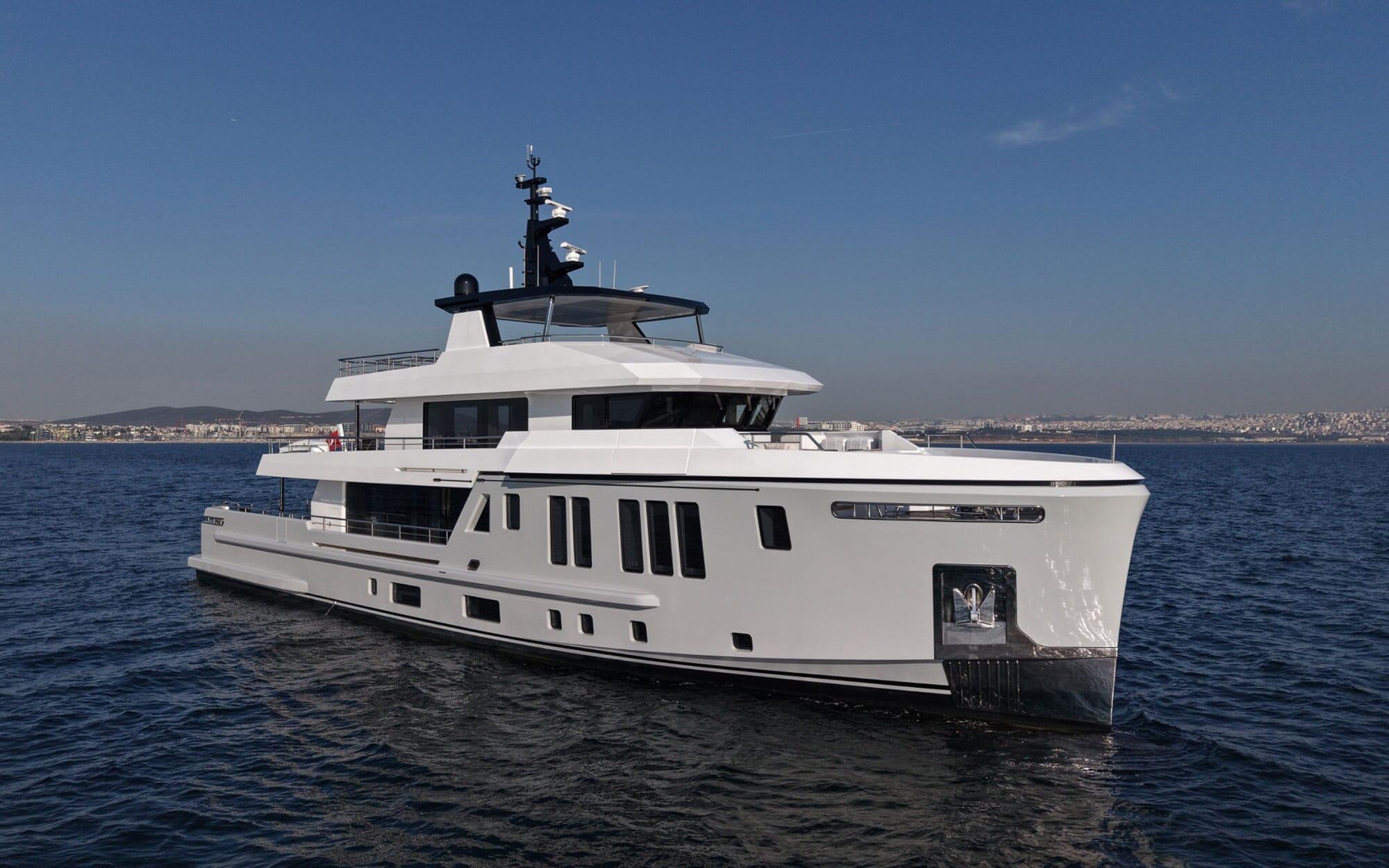BEE EXPLORER YACHT For Sale