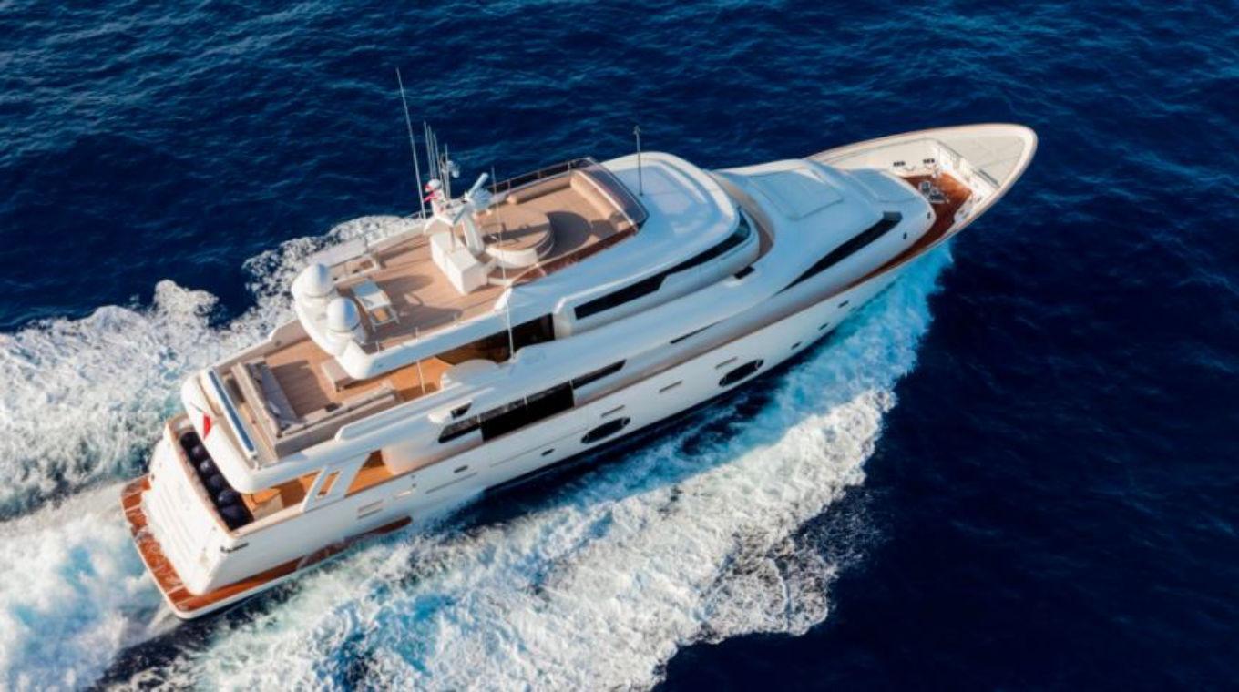 Custom Line Navetta 33