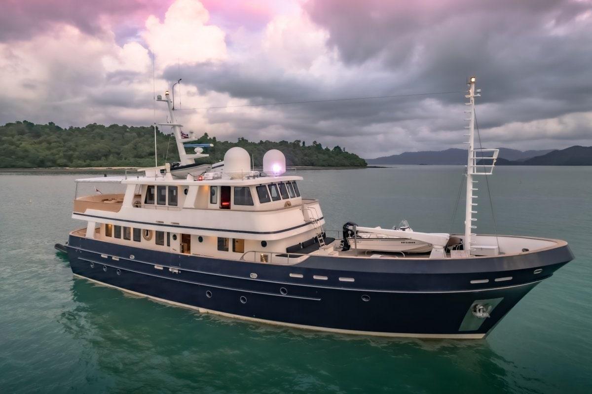 Cheoy Lee Expedition 90