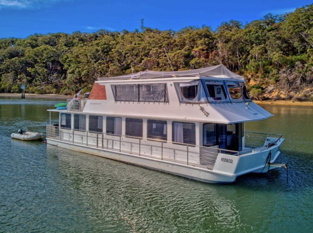 Broadwater 60