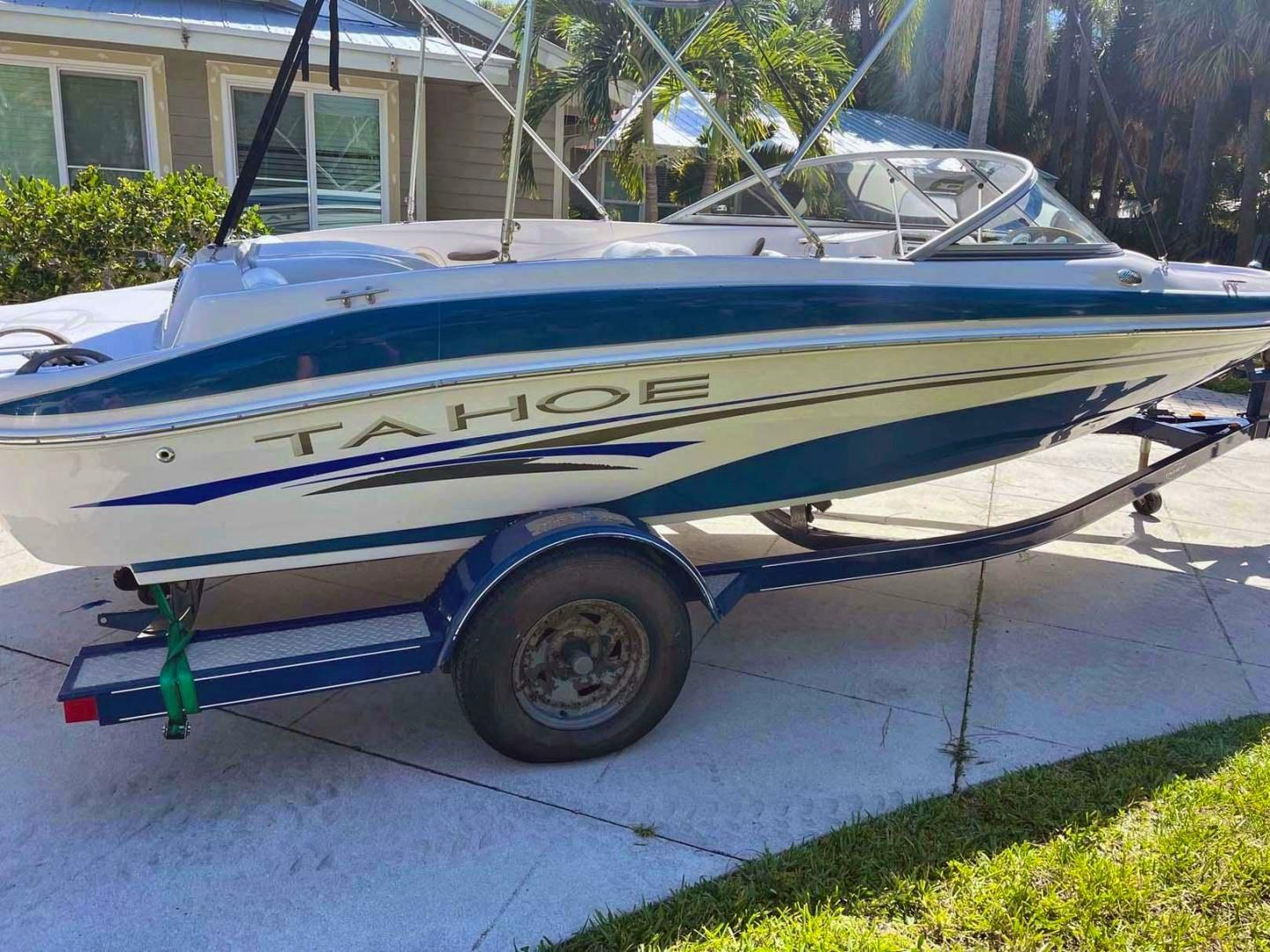 Tahoe T18 Ski Boat