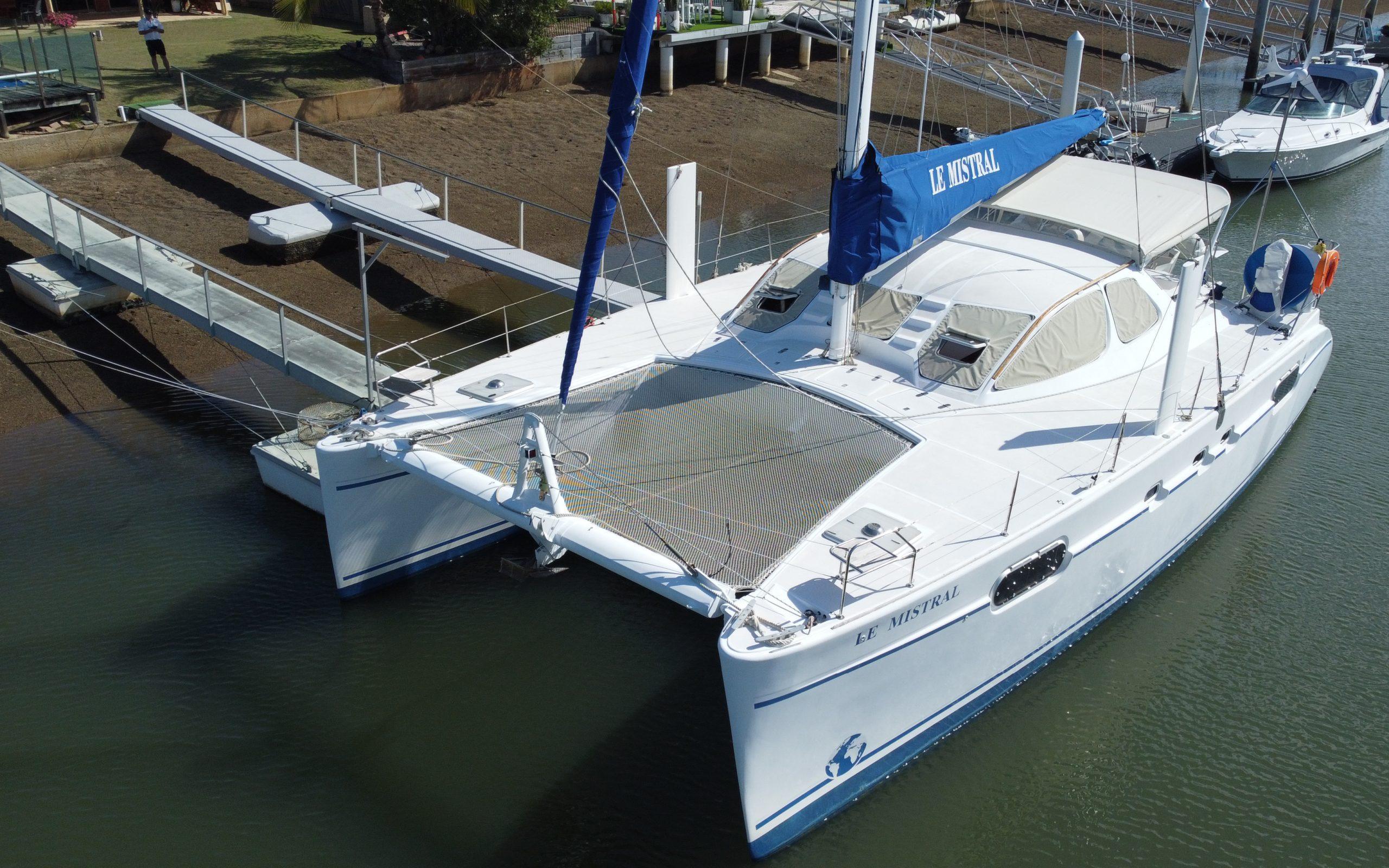 Catana 471