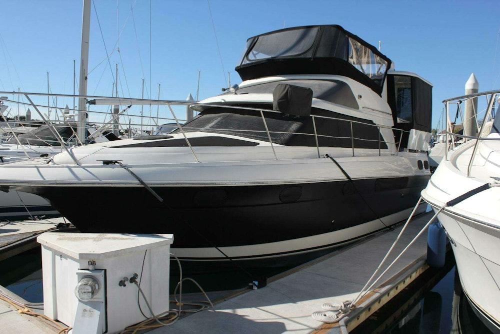Cruisers Yachts 3650 AFT CABIN