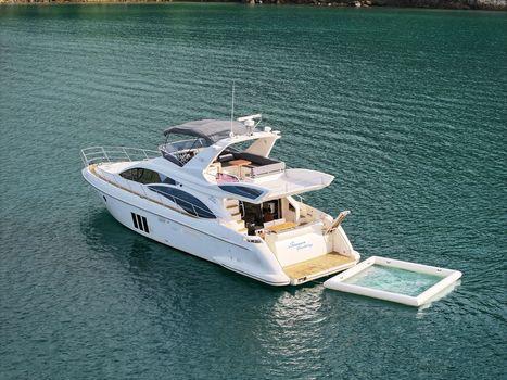 Azimut 58