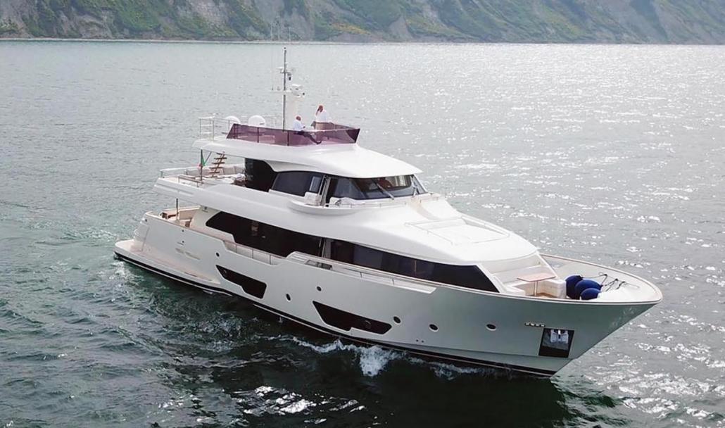 Custom Line Navetta 28