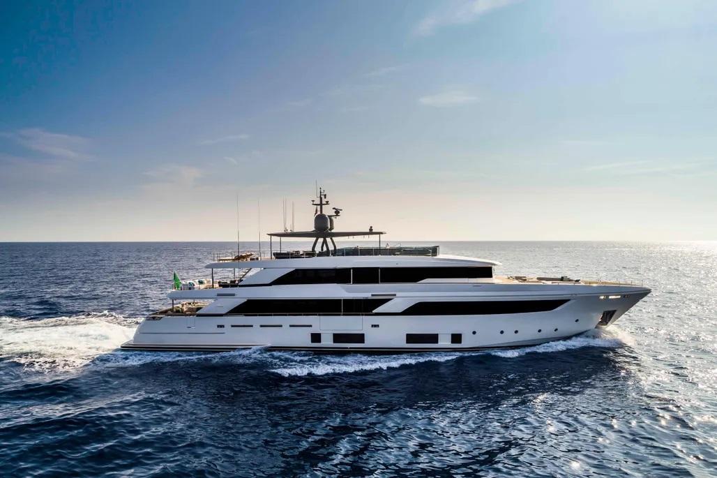 Custom Line Navetta 42