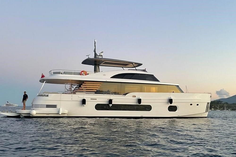 Azimut Magellano 25M