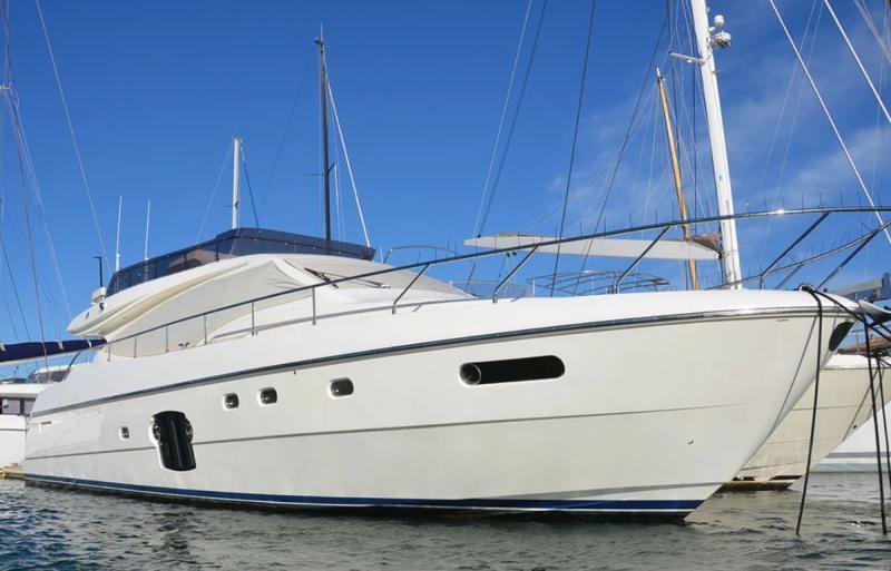 Ferretti 592